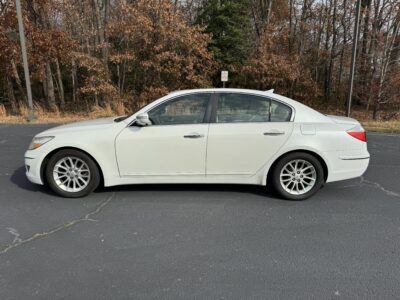 2011 HYUNDAI GENESIS