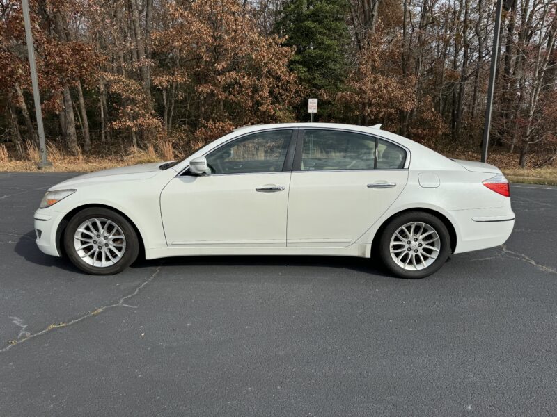 2011 HYUNDAI GENESIS